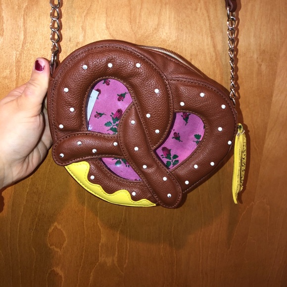 Betsey Johnson Handbags - Betsey Johnson pretzel bag